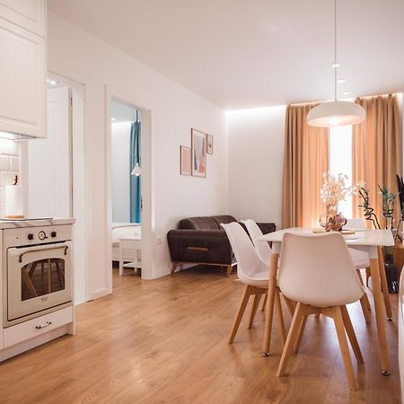 Tam Skanderbeg Square Serviced City Center Apartment No1 Tiranë Ngoại thất bức ảnh