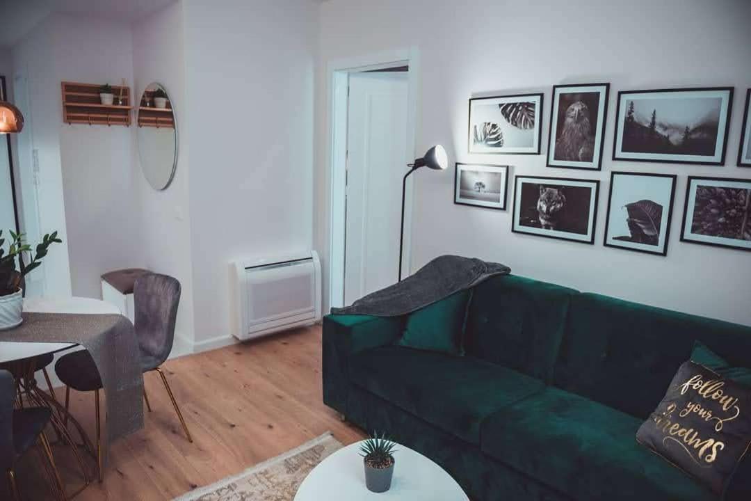Tam Skanderbeg Square Serviced City Center Apartment No1 Tiranë Ngoại thất bức ảnh